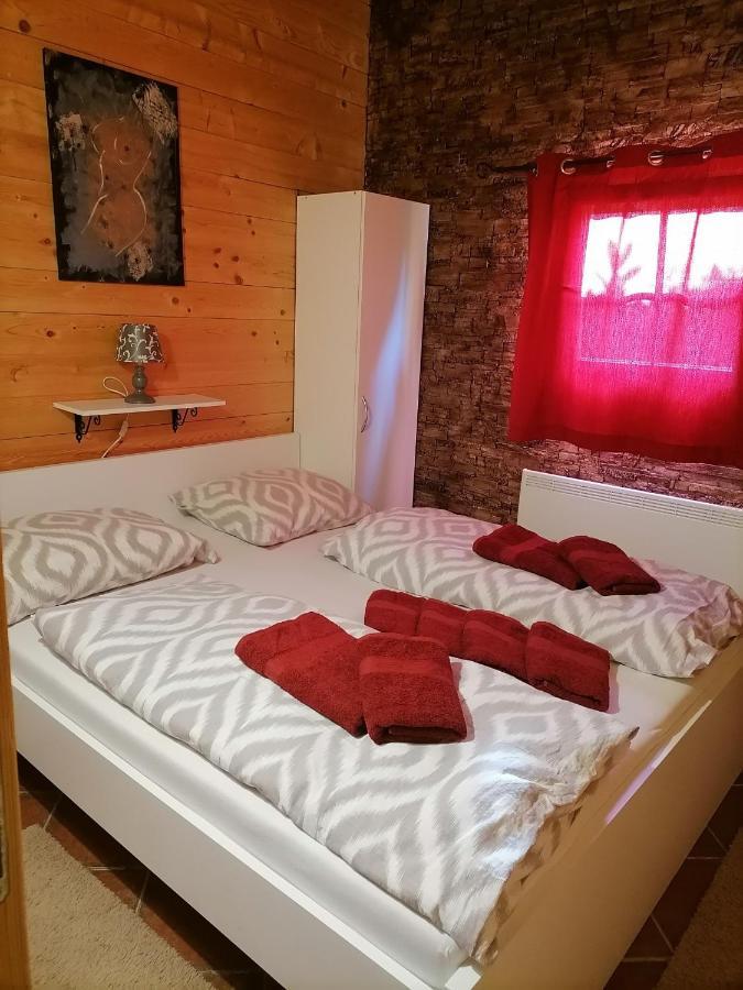 Apartma Suzy Pobegi Dış mekan fotoğraf